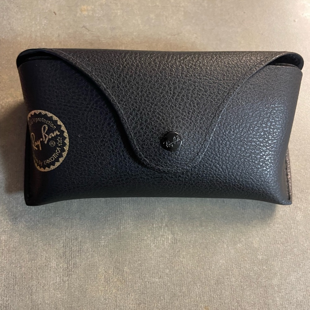 Ray-Ban Black Sunglasses - Picture 8 of 16